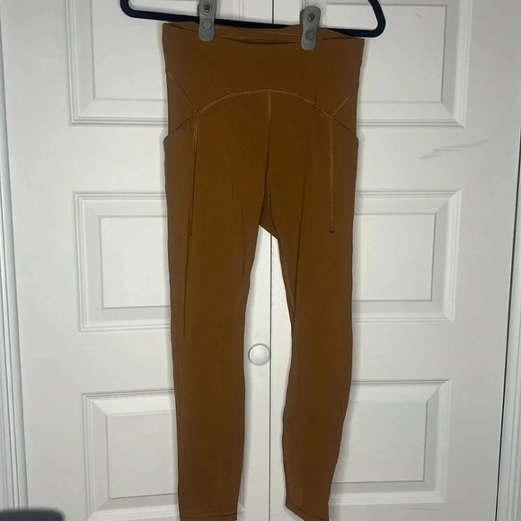 Lululemon power thru high rise crop 23” size 8 - Picture 3 of 5